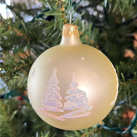 Vintage Christmas Street Glass Ornaments - Picture 6 of 10